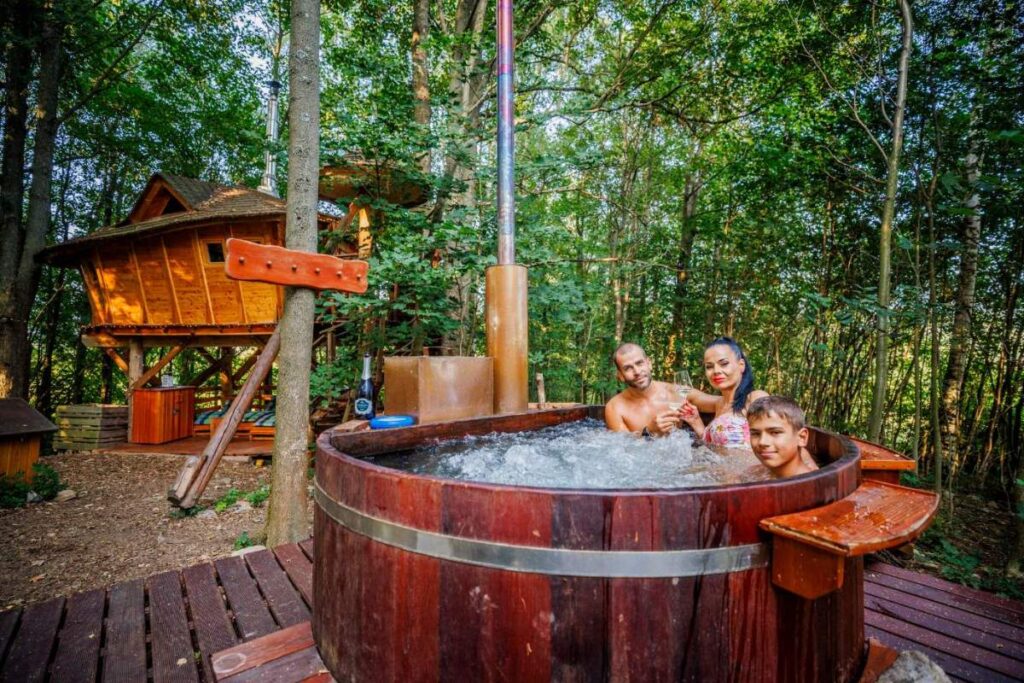 Treehouse Sněžník, domek na stromě u Dolní Moravy